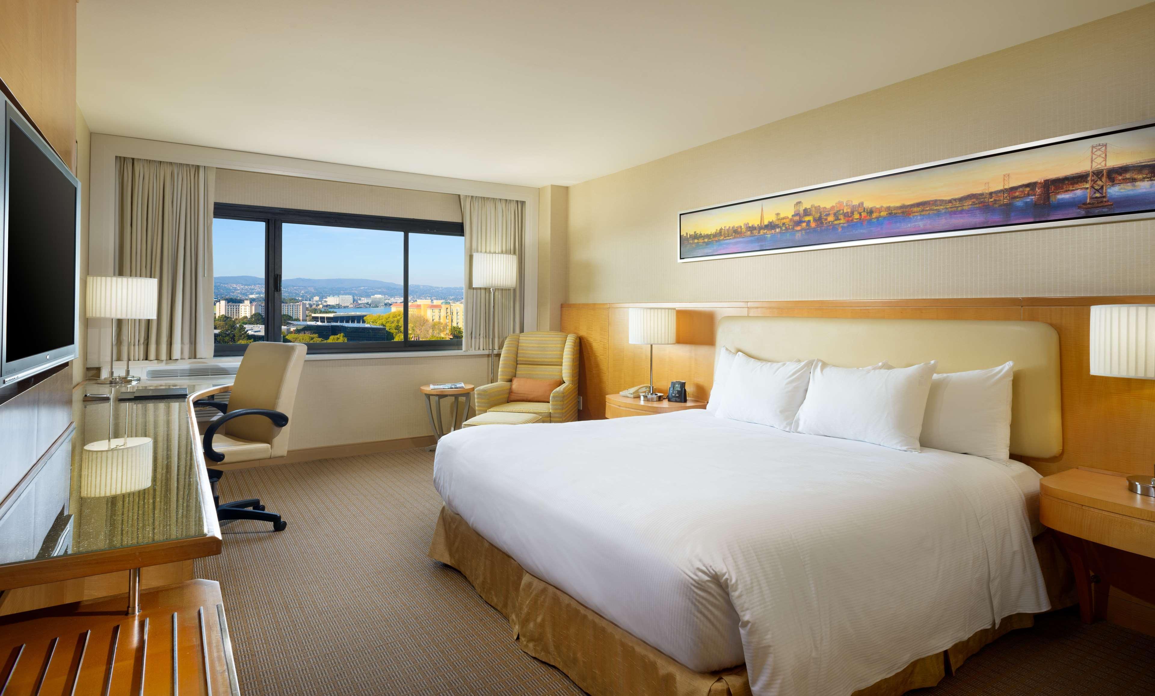Hilton San Francisco Airport Bayfront - No Resort Fee Бърлингейм Екстериор снимка