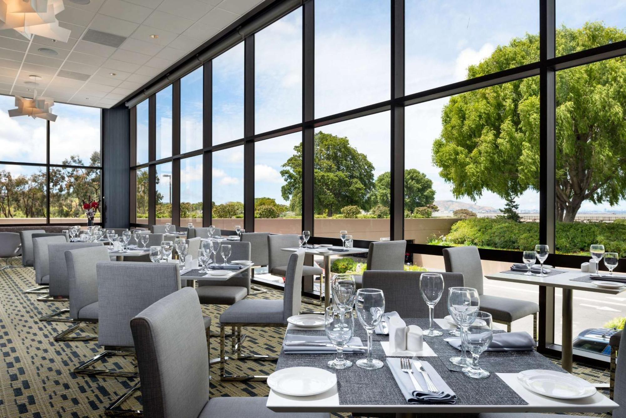 Hilton San Francisco Airport Bayfront - No Resort Fee Бърлингейм Екстериор снимка