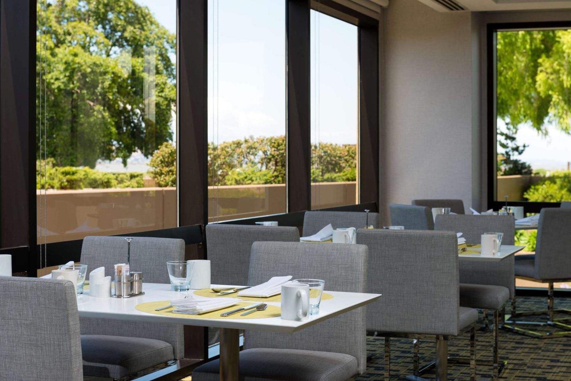 Hilton San Francisco Airport Bayfront - No Resort Fee Бърлингейм Екстериор снимка